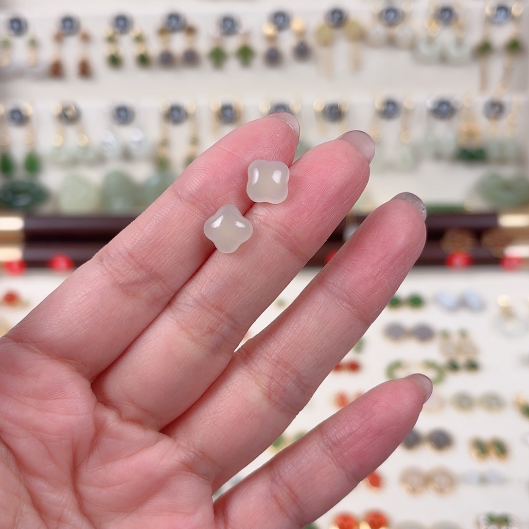 银S925镶嵌和田玉耳饰