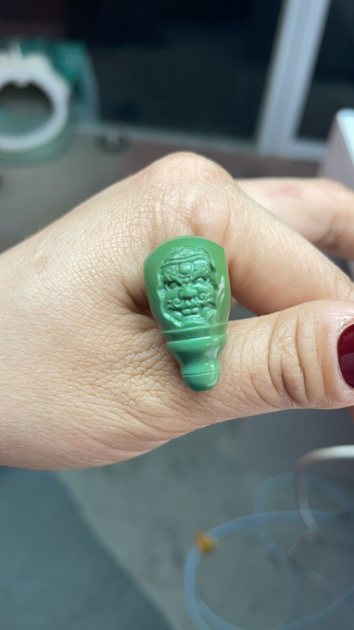原矿绿松石卡14素面巧雕三通