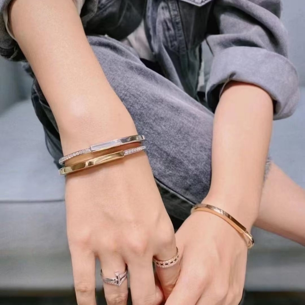 #粉色专享#002时尚U型锁手镯满钻轻奢百搭钉子手镯简约