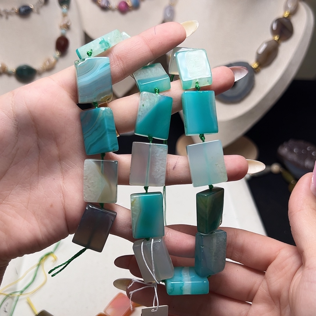 玛瑙/玉髓合金珠宝半成品w446 17*20m 湖水大概玛瑙一条