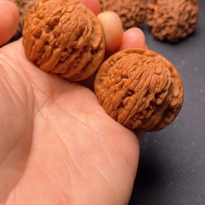 秦岭野生文玩核桃