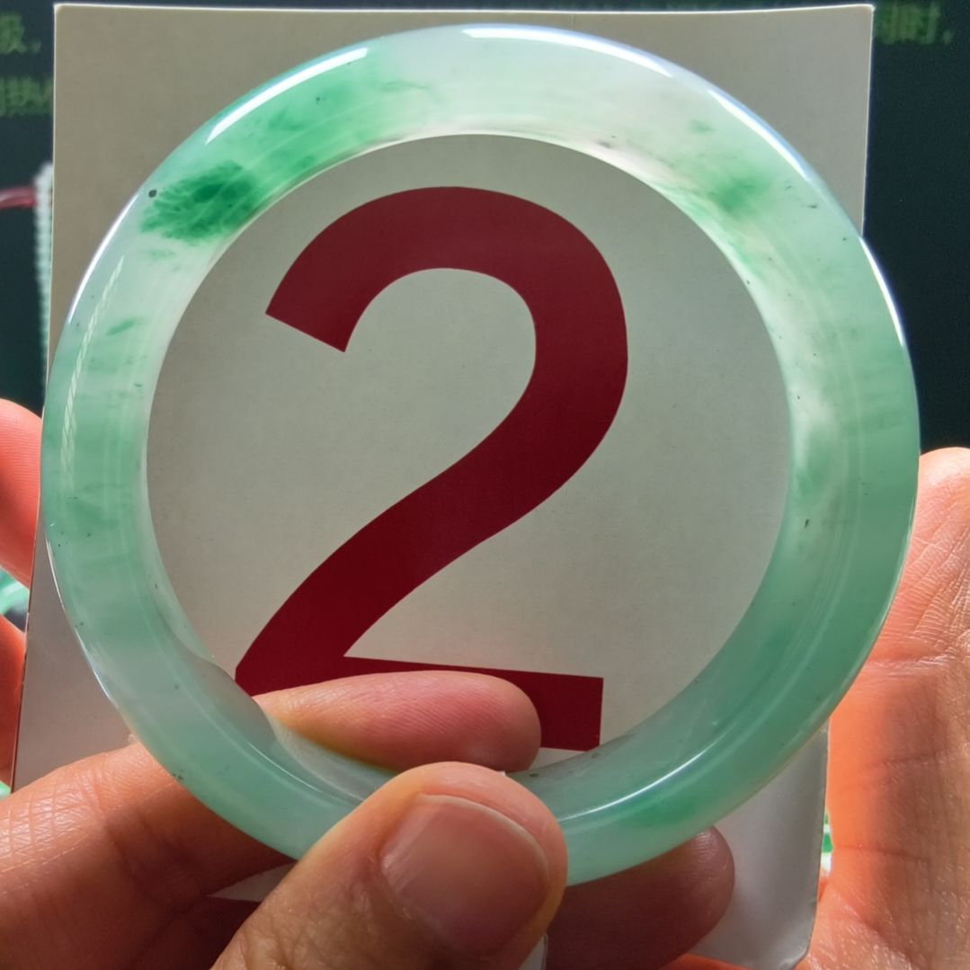 石英质玉（非洲翠）合金手镯