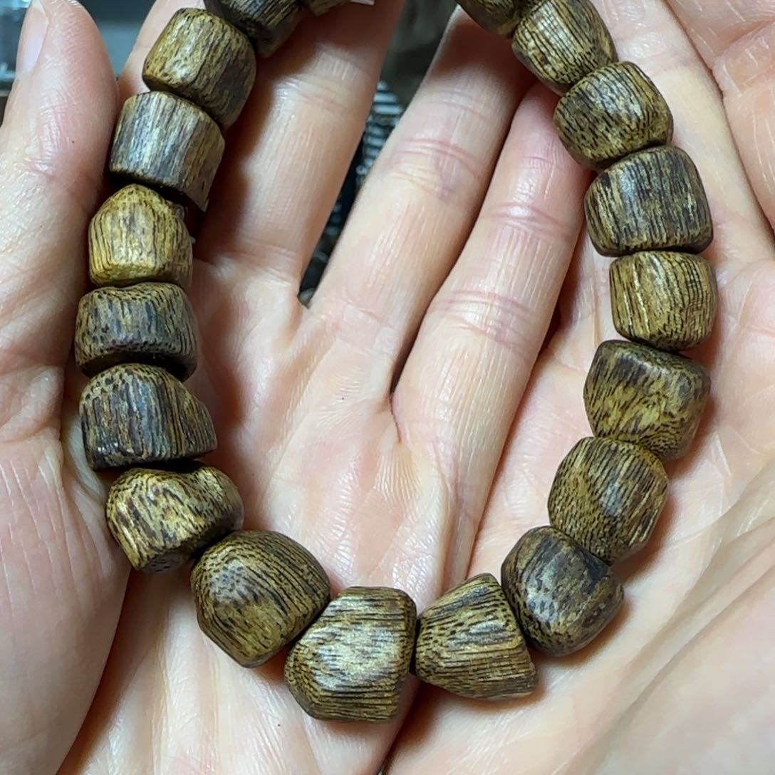 沉香木手串煜*奇楠沉香乌身随型单圈手串18克+多样性