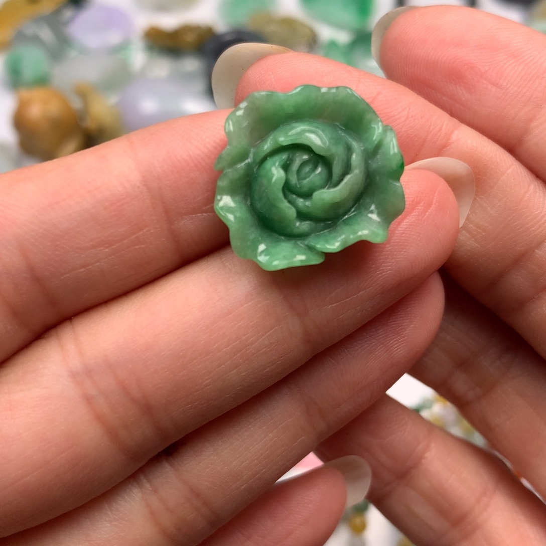 翡翠未镶嵌颈饰翡翠