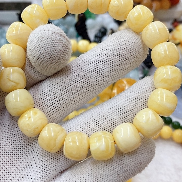 琥珀手串未镶嵌梁**王