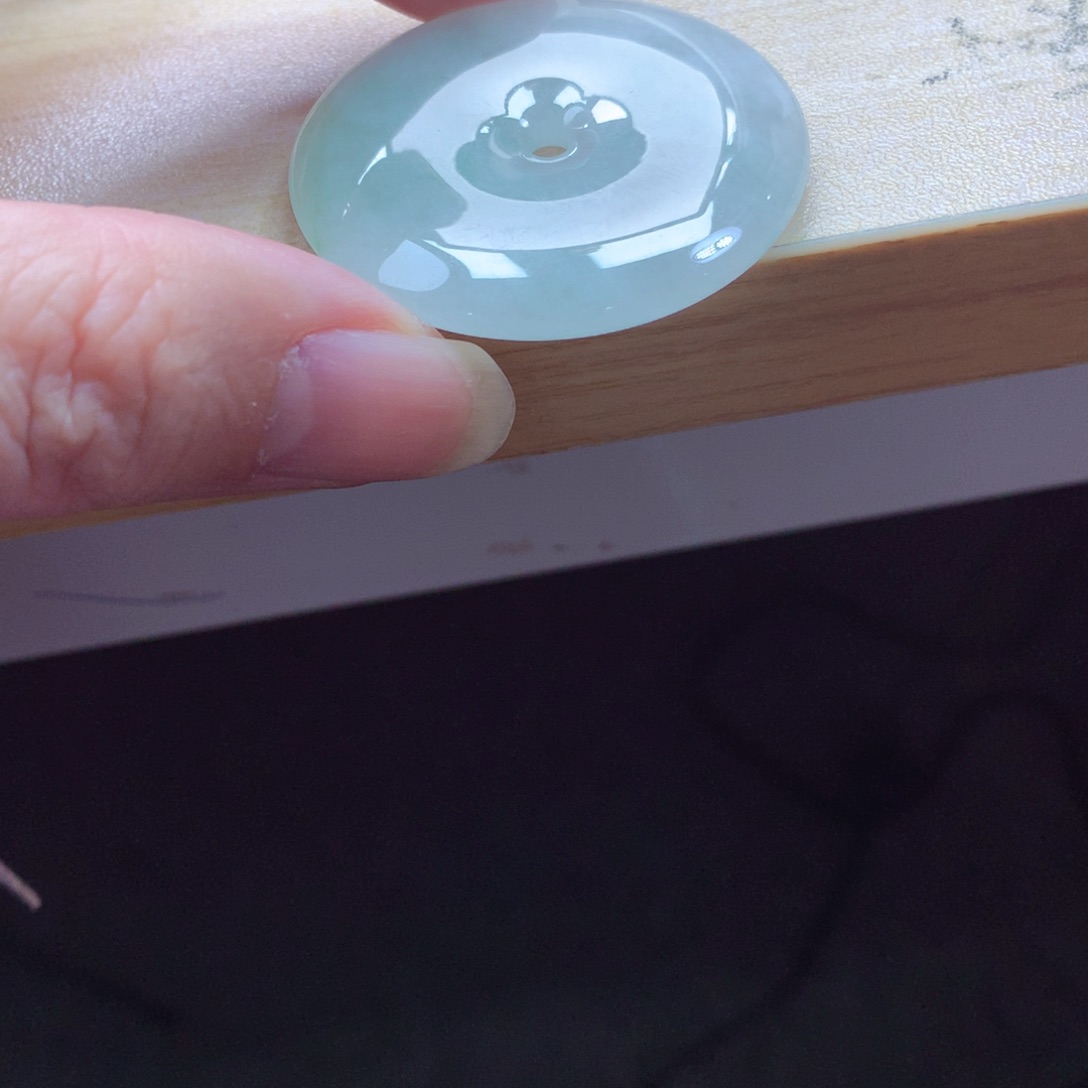 翡翠颈饰未镶嵌吊坠