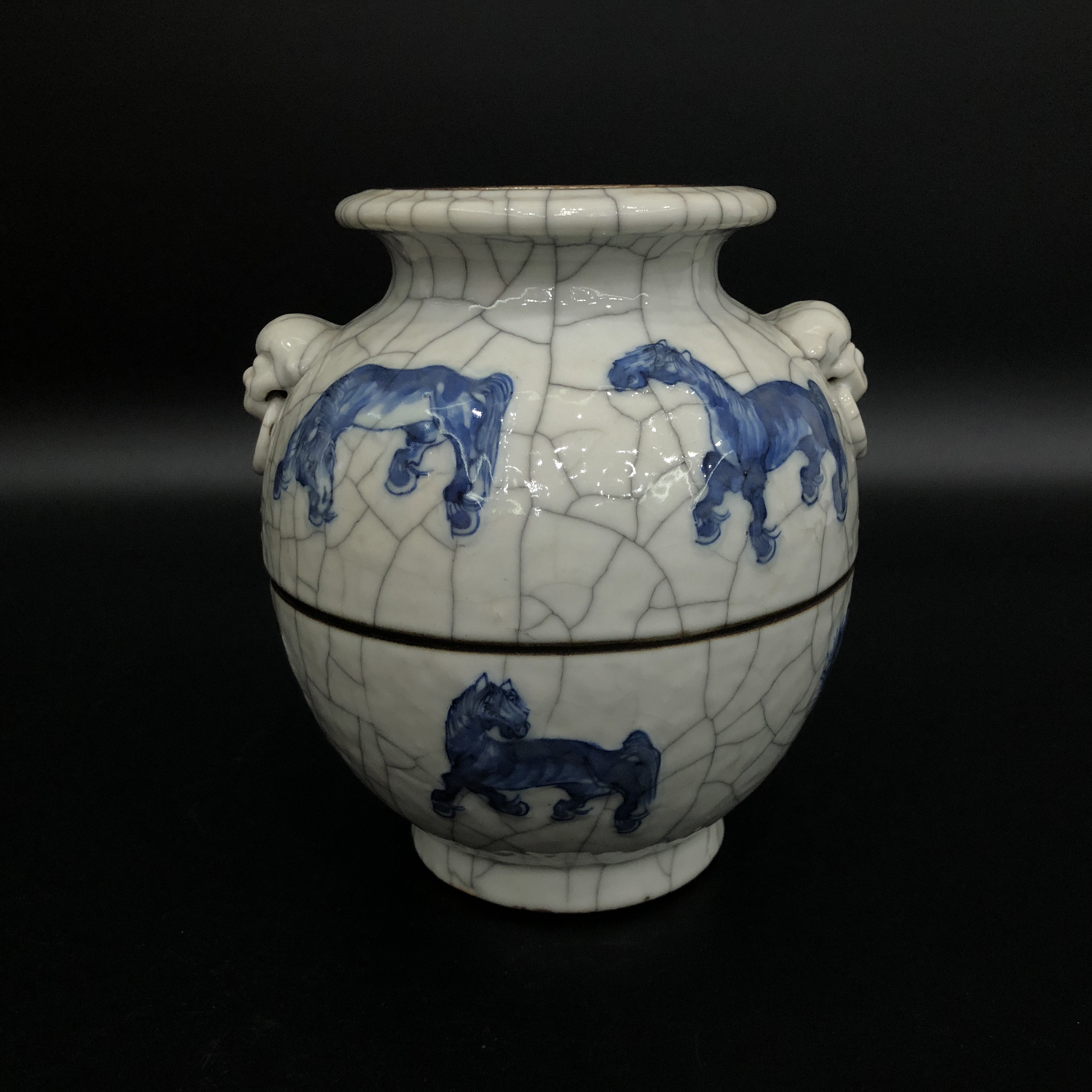 lot:25121256 清咸丰哥釉青花骏马盘口尊 高16.2cm