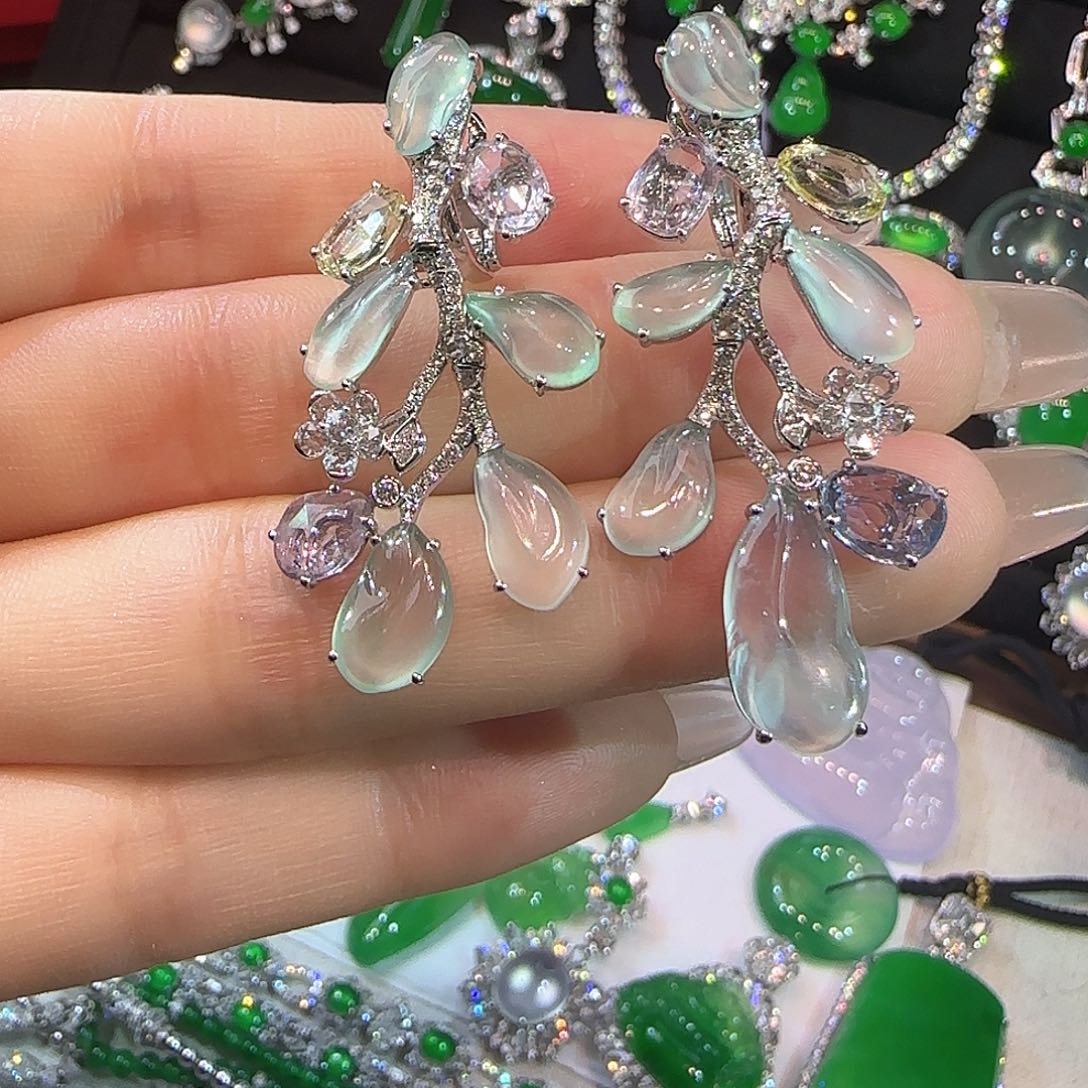 翡翠18K金镶嵌戒指