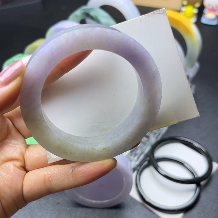 定制翡翠未镶嵌手镯