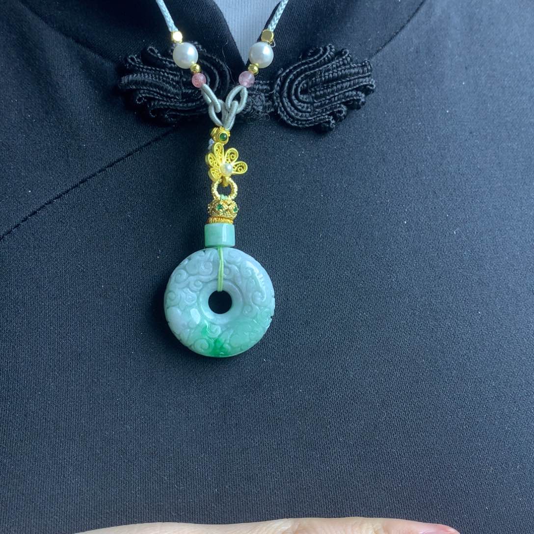 翡翠颈饰未镶嵌翡翠