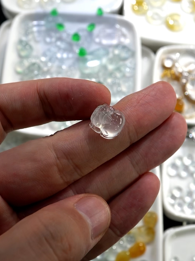 天然缅甸料翡翠a货老坑玻璃种貔貅形体饱满方正细腻干净揭阳雕工