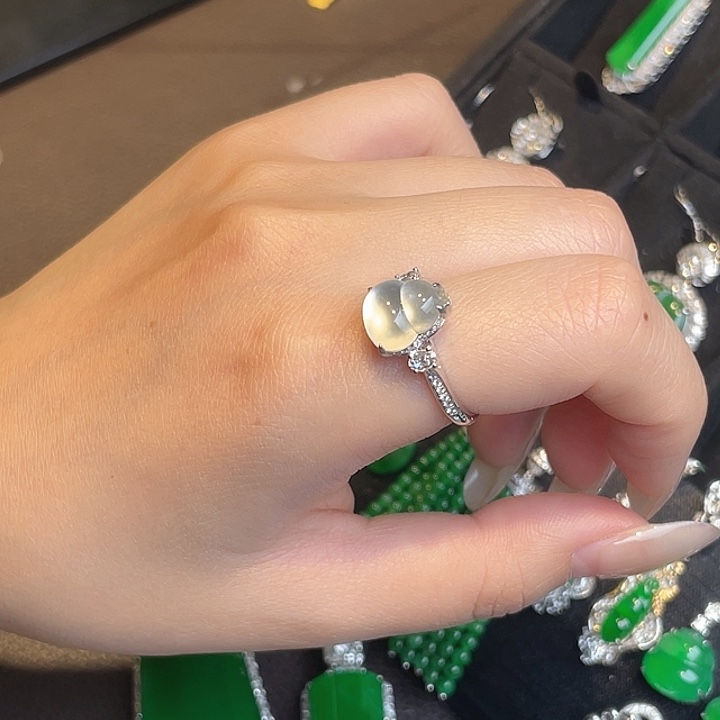 翡翠挂件18K金镶嵌简镶款胖葫芦