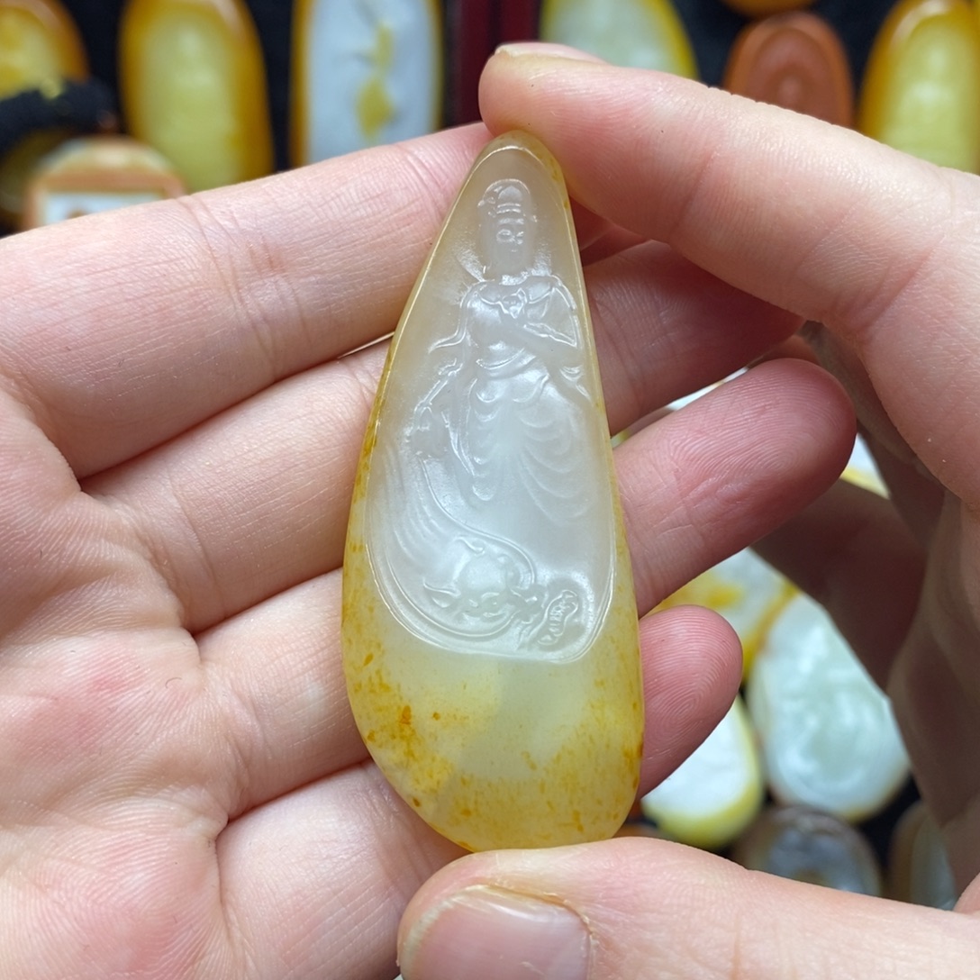 和田玉未镶嵌颈饰