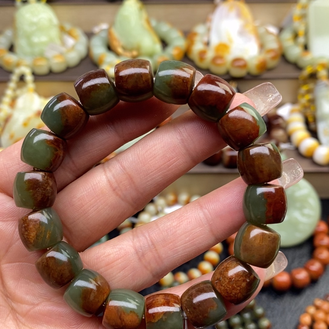 透闪石质玉未镶嵌手串