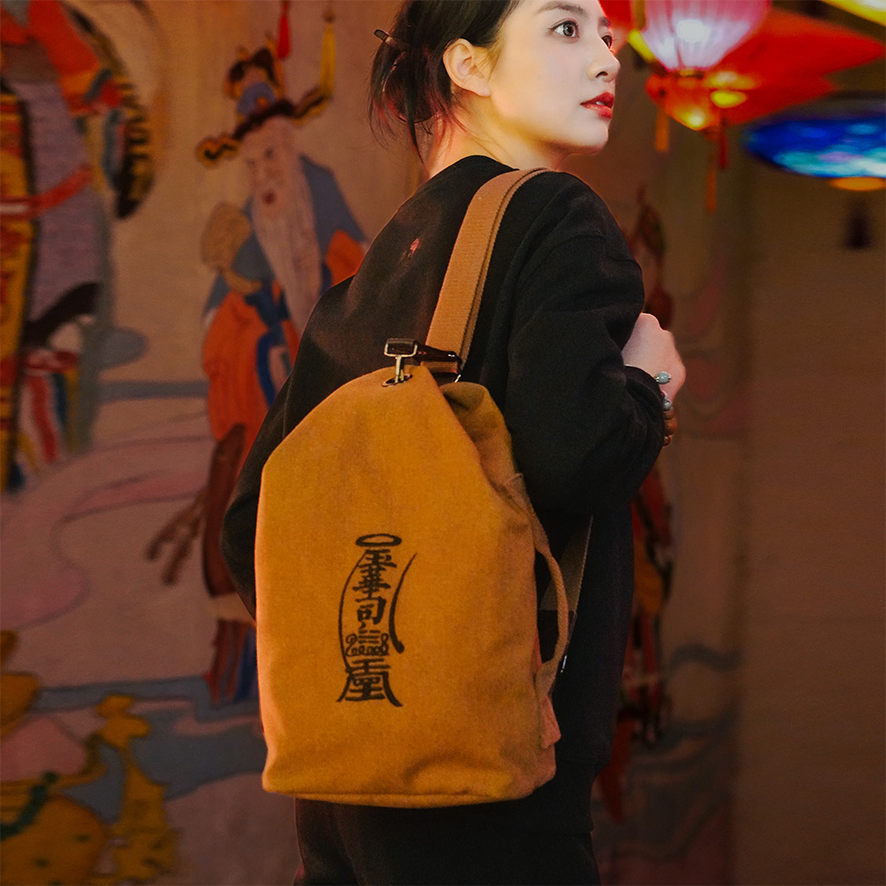 【尘小墨推荐】时尚休闲便携单肩包简约复古百搭束口户外单肩包