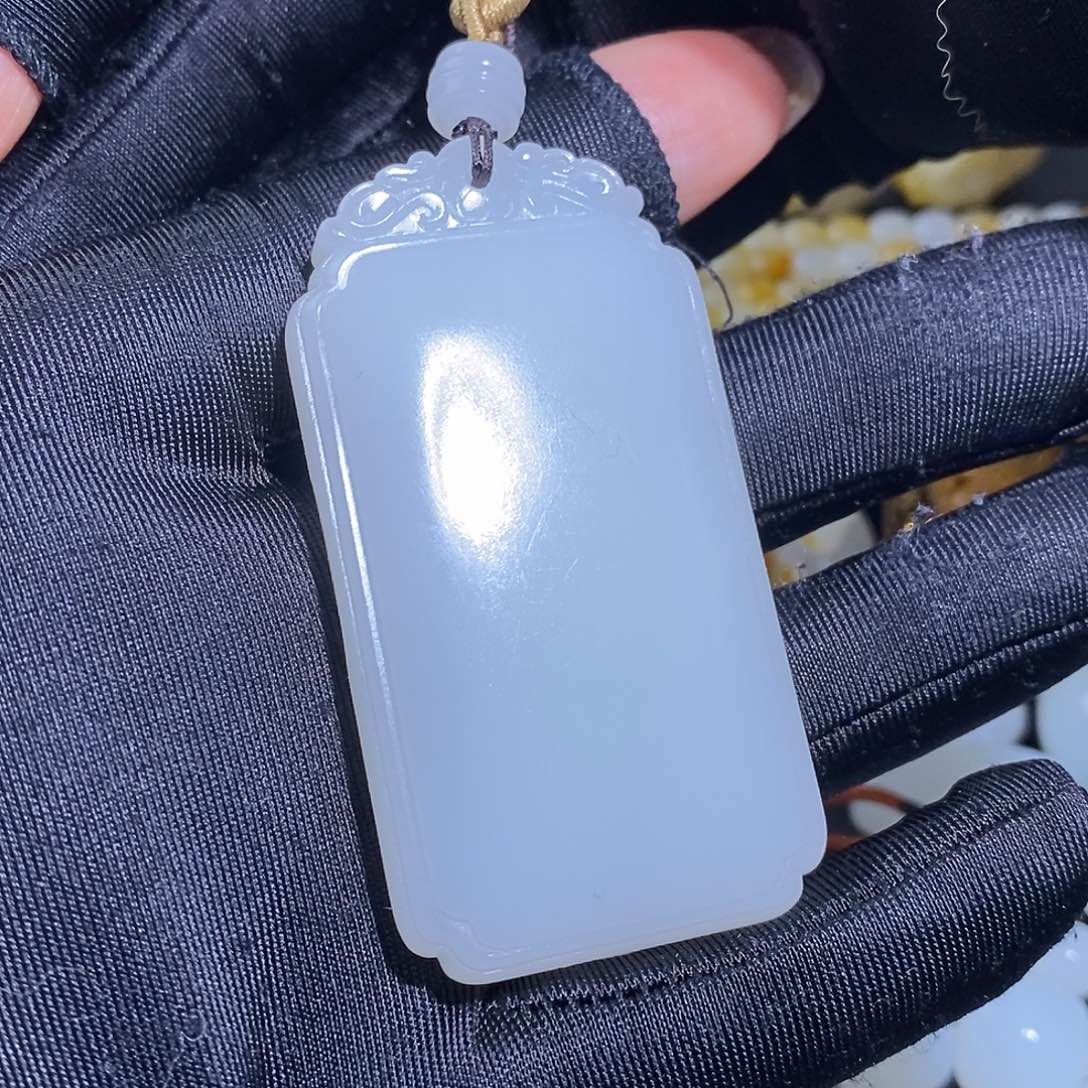 和田玉吊坠(不含链)未镶嵌九**龙