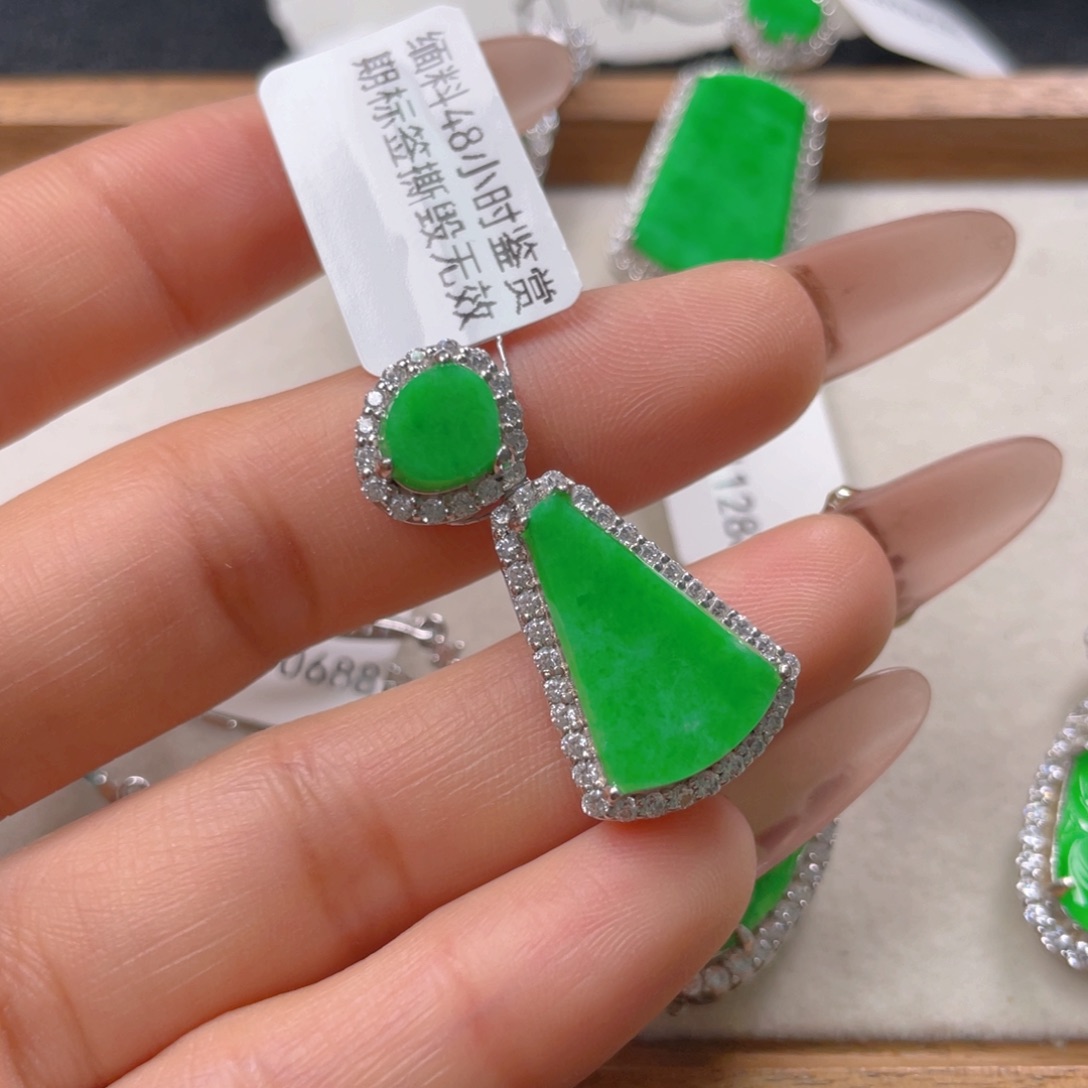 翡翠颈饰银S925镶嵌翡翠