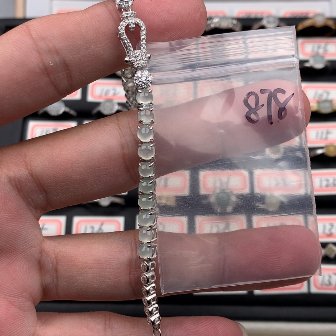 张****翡翠未镶嵌戒圈878