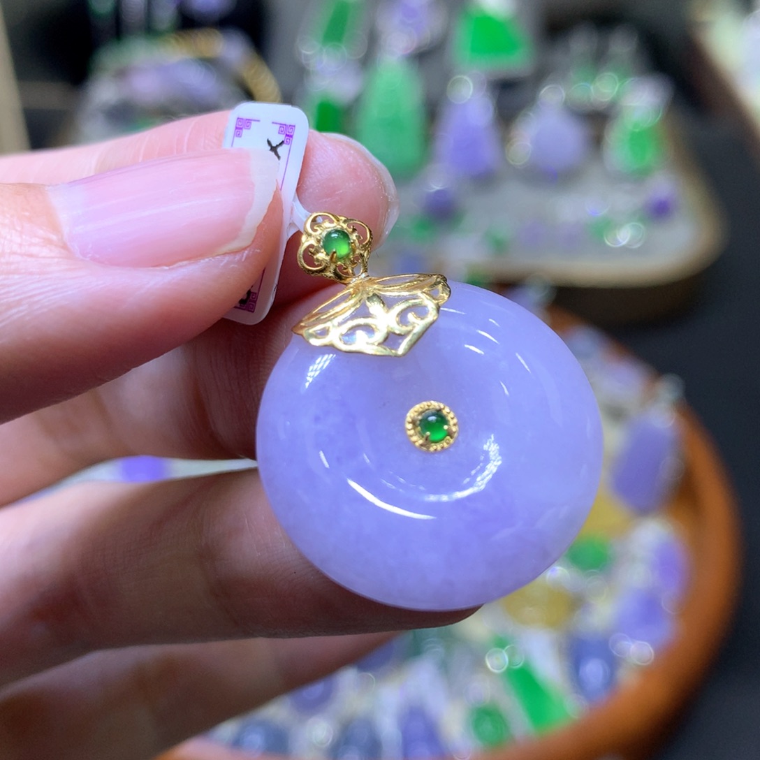 【闪购商品】翡翠颈饰18K金镶嵌翡翠吊坠项链