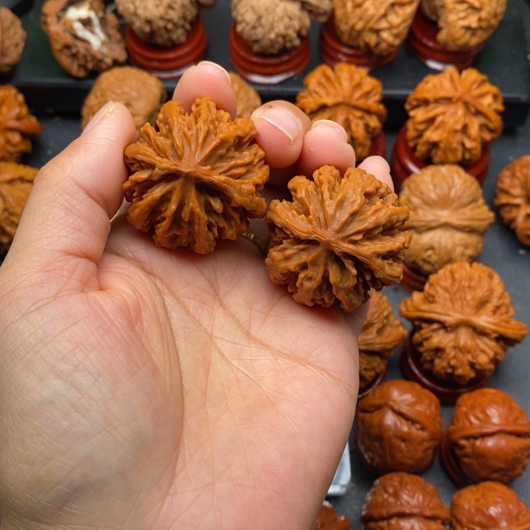 颜***1文玩核桃把件核桃