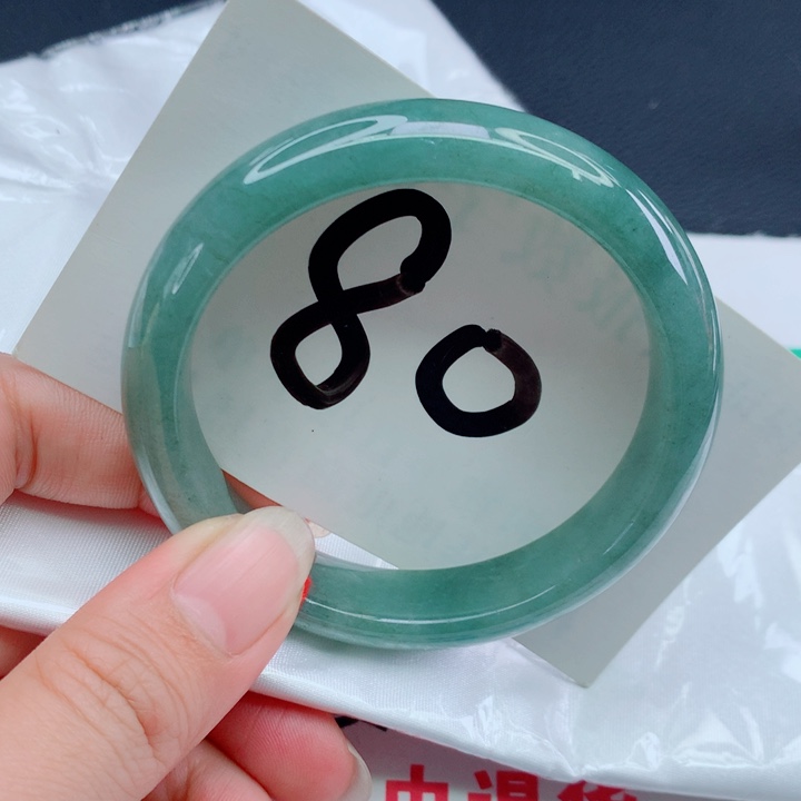 翡翠未镶嵌手镯正