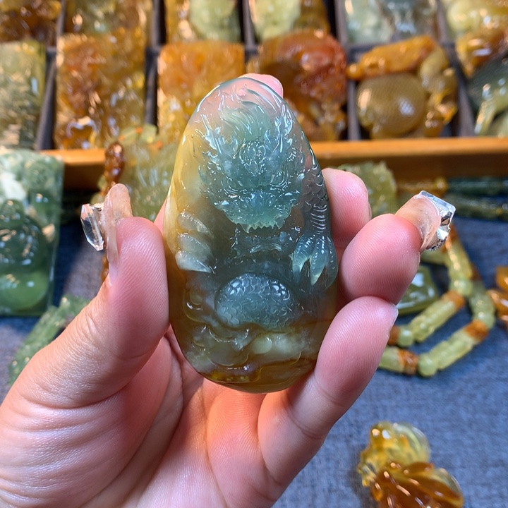 未镶嵌蛇纹石玉颈饰