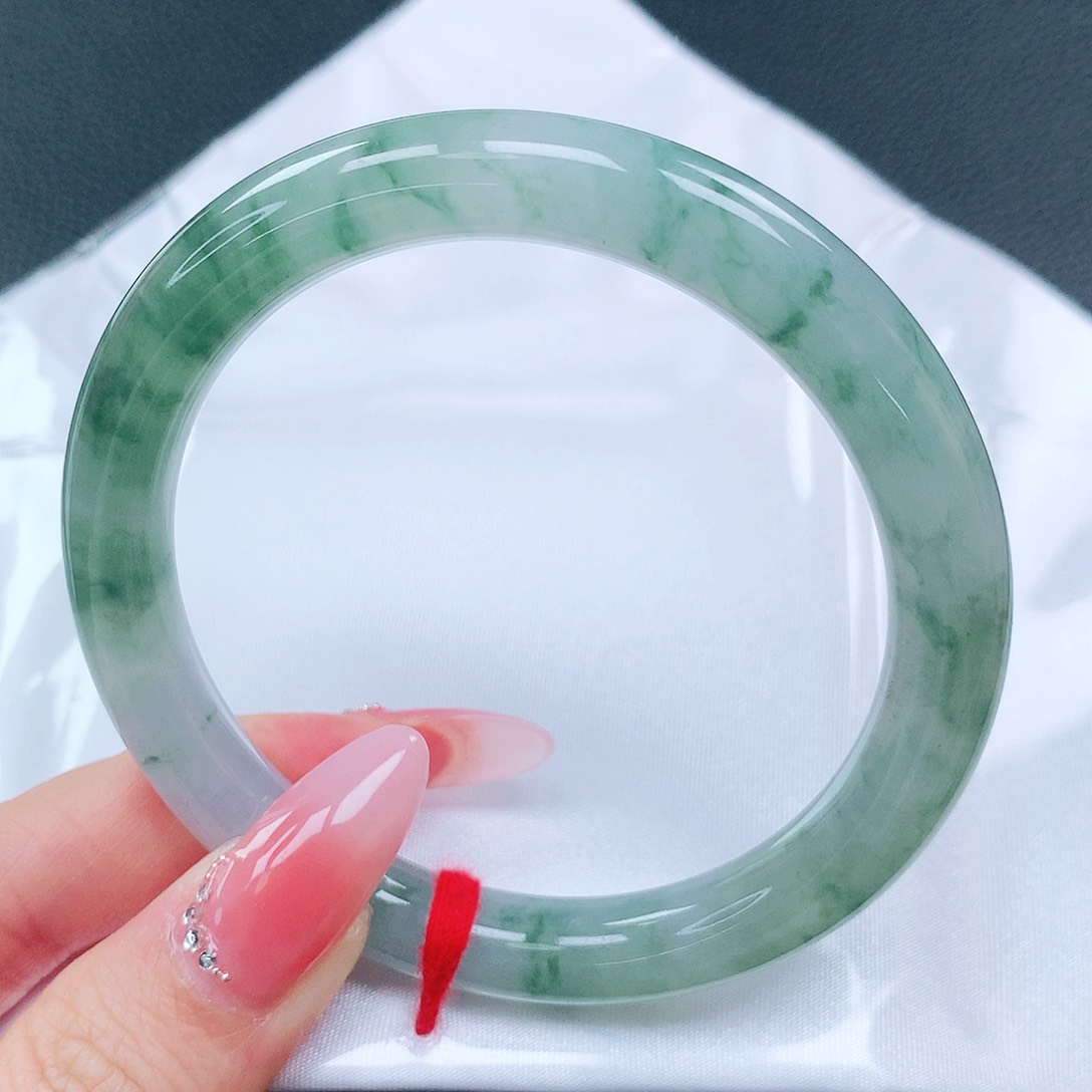 翡翠手镯未镶嵌 57圈