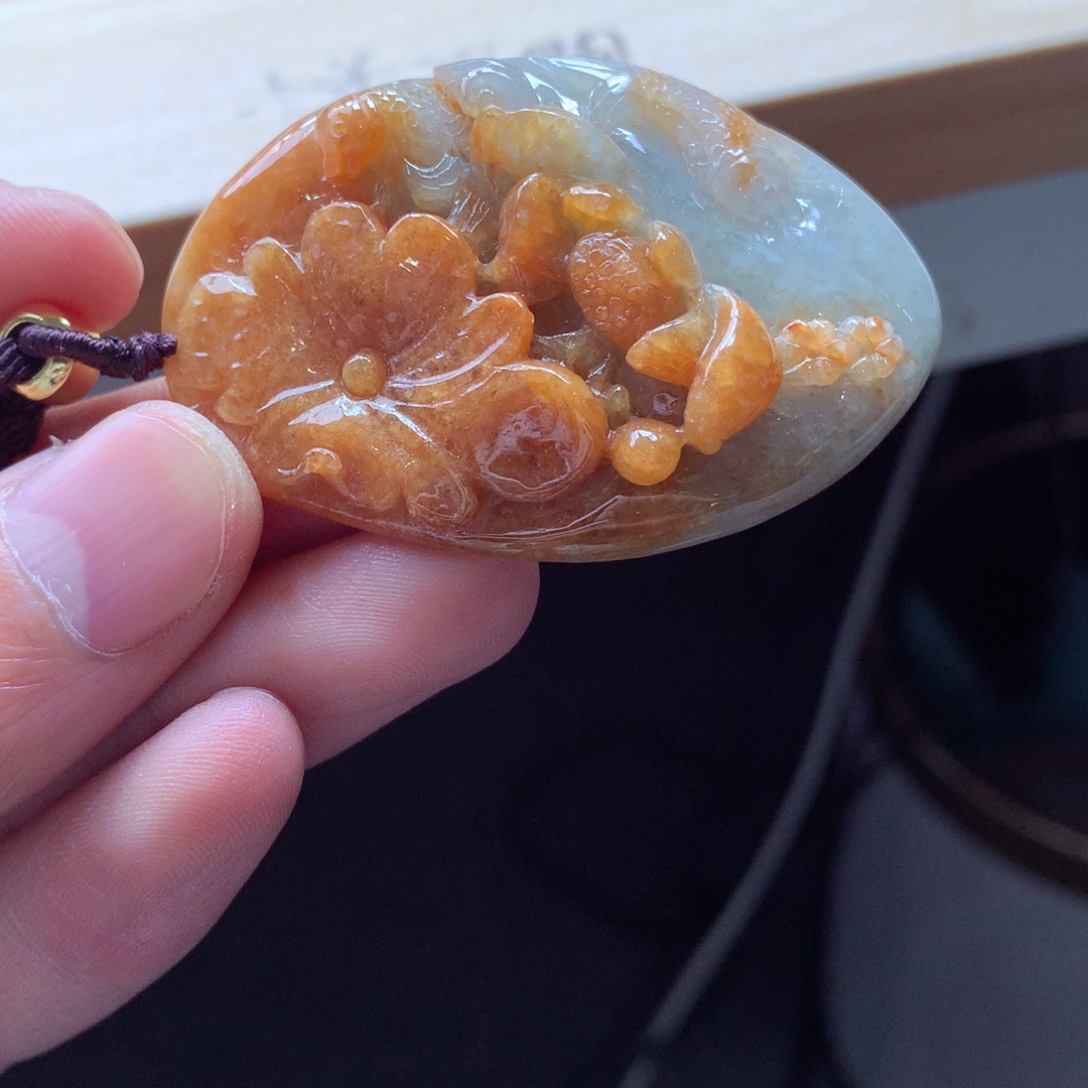 翡翠颈饰未镶嵌吊坠