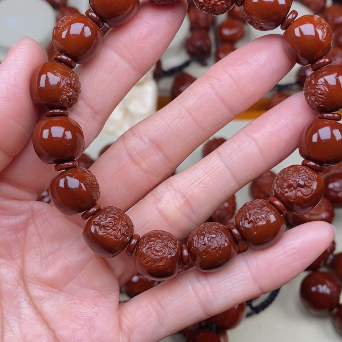 橄榄核吊坠浮**吧浮雕龙