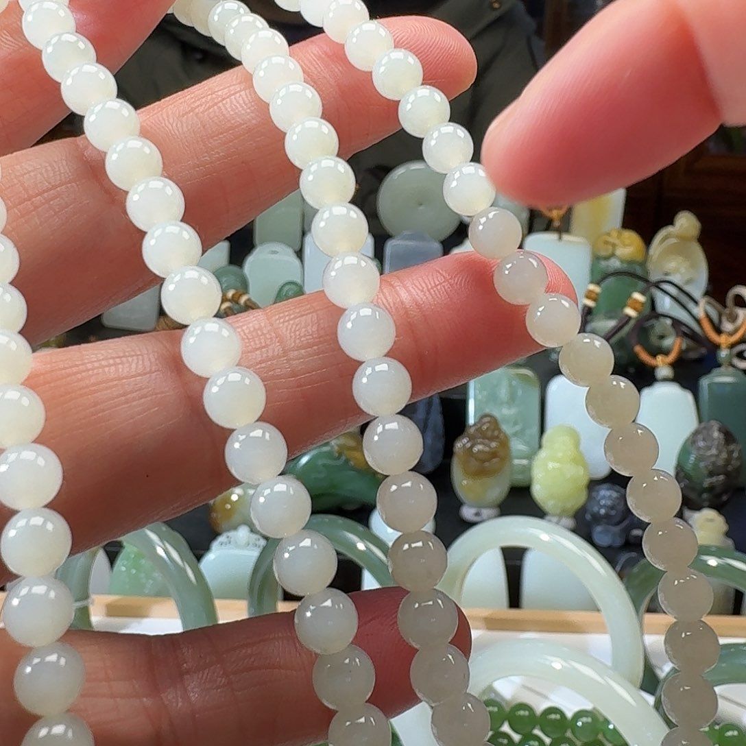 和田玉颈饰未镶嵌