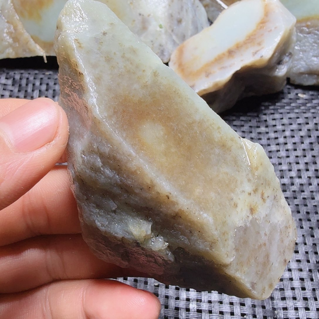 和田玉（糖玉）未镶嵌珠宝半成品