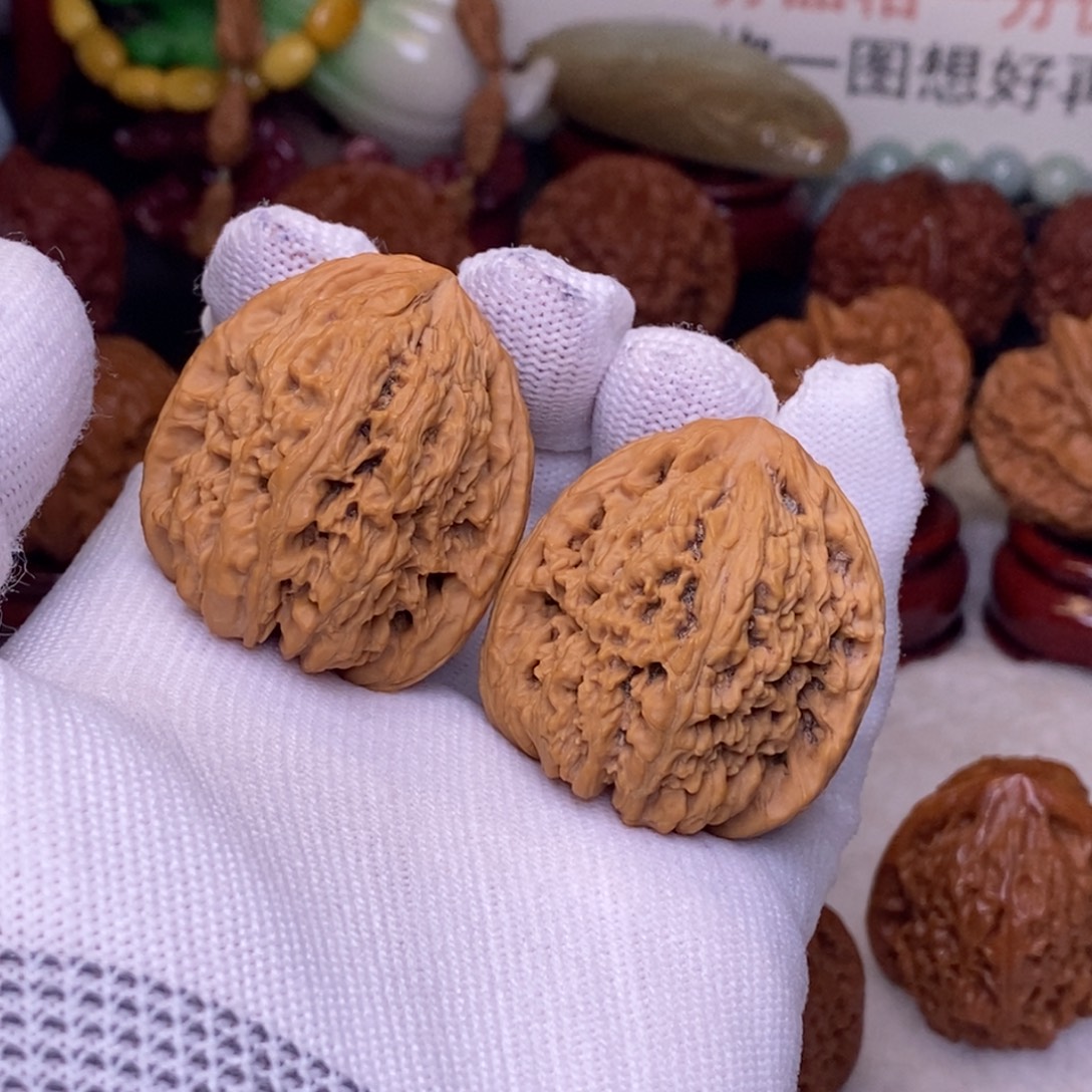 H***e文玩核桃吊坠南疆石