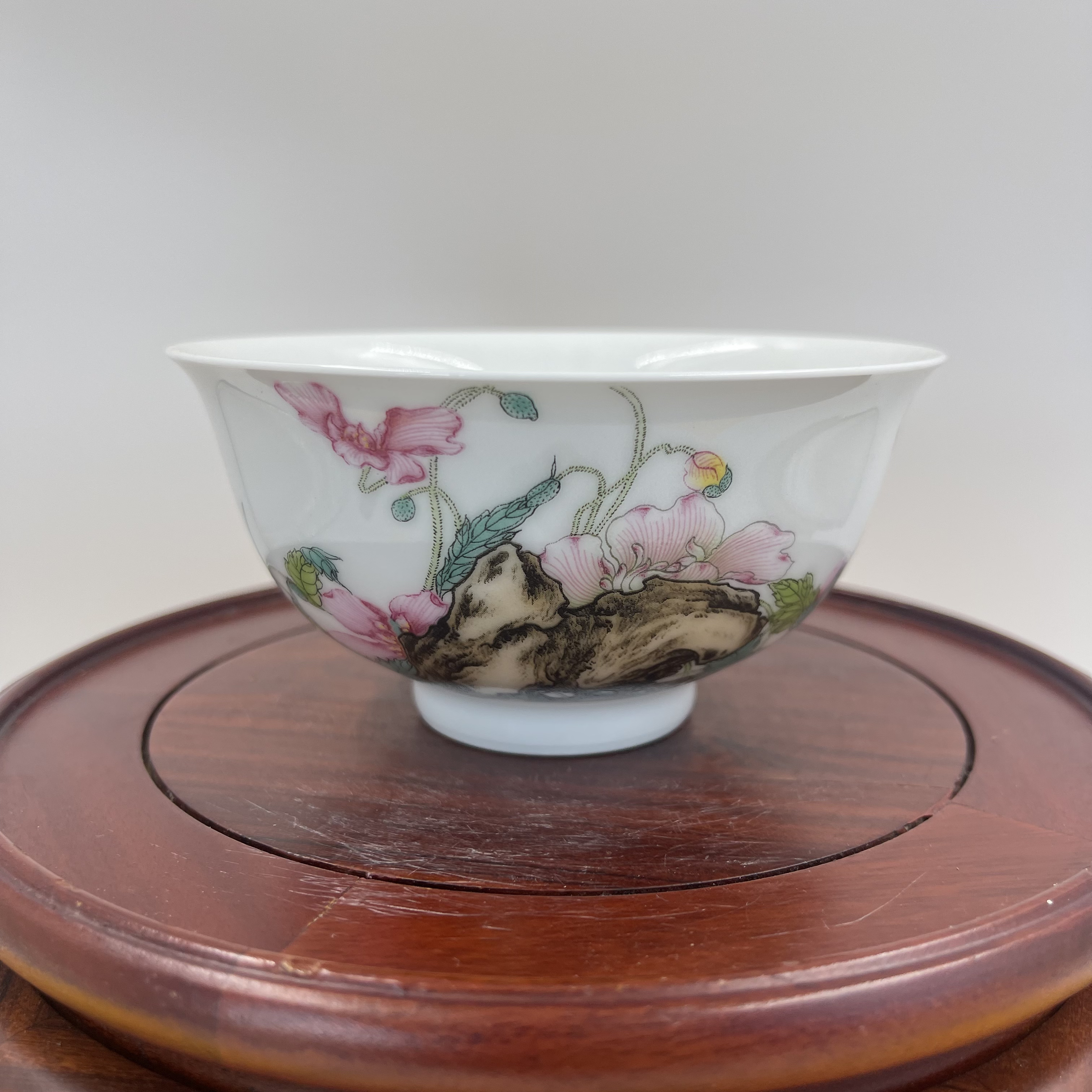 粉彩蝶恋花纹碗   高6公分 口径11公分 全品  