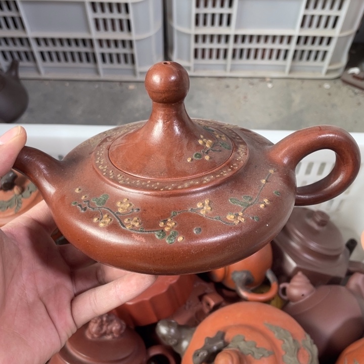 老厂紫砂壶一件。