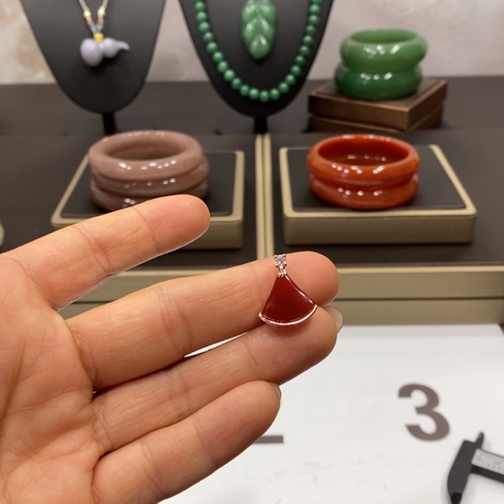 东陵石手镯未镶嵌