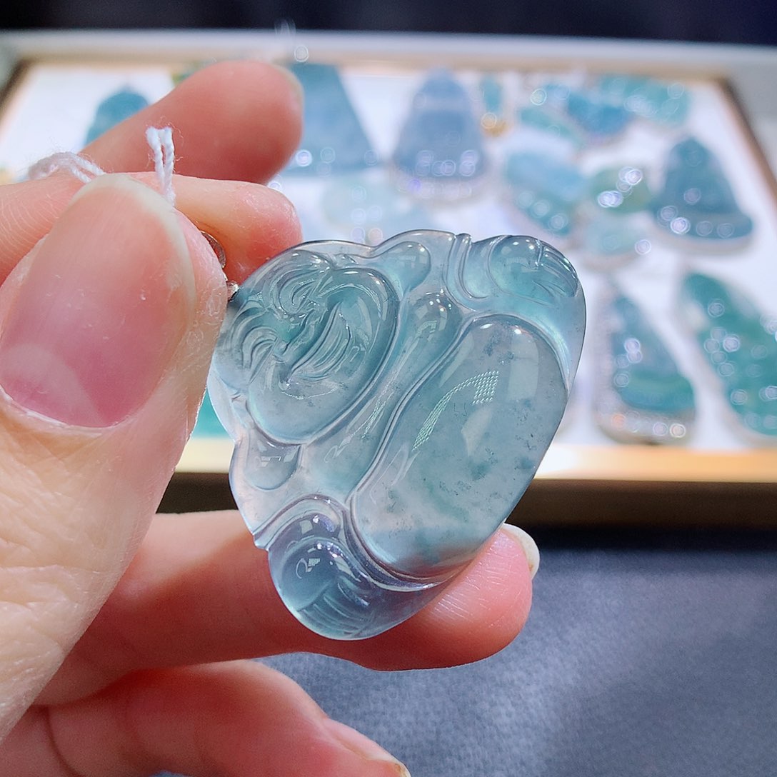 翡翠颈饰未镶嵌翡翠