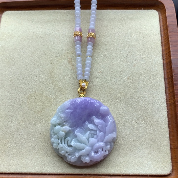 翡翠未镶嵌颈饰紫翡花牌