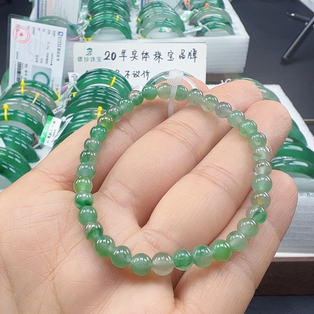 未镶嵌手镯石英质玉