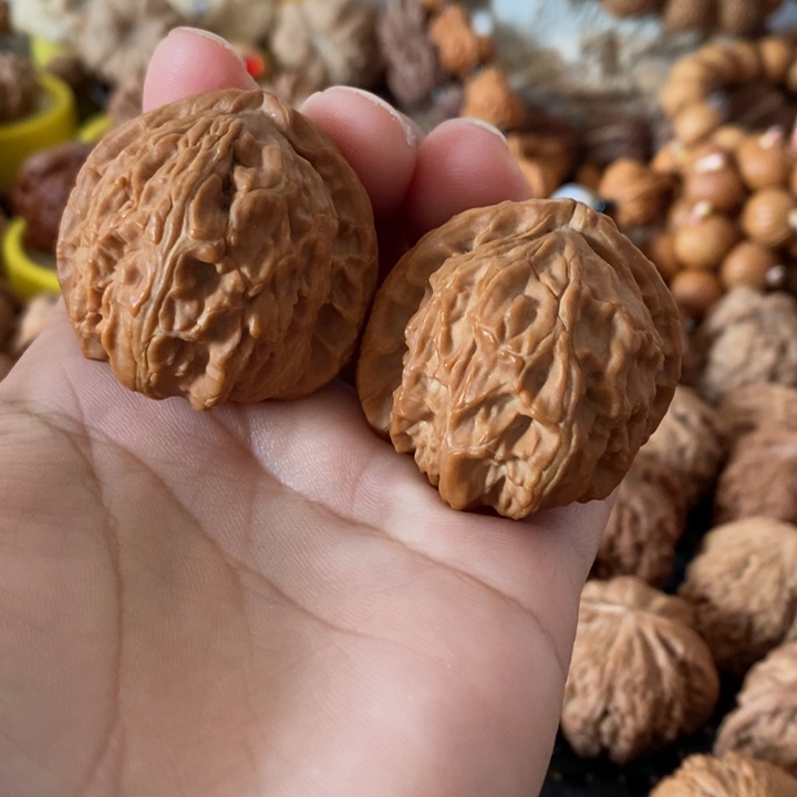 吊坠文玩核桃做****己老树白狮子文玩核桃