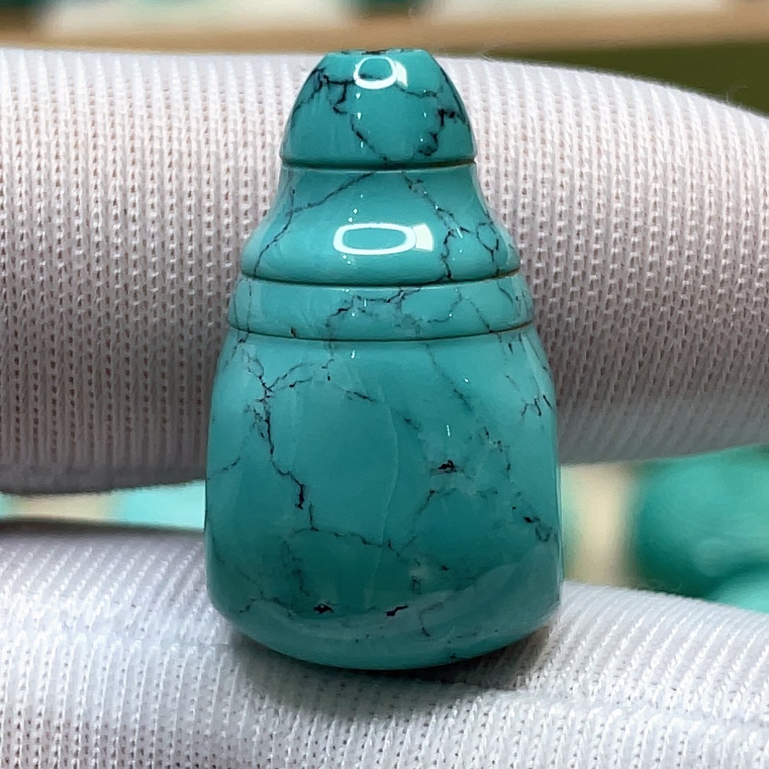 绿松石未镶嵌挂件