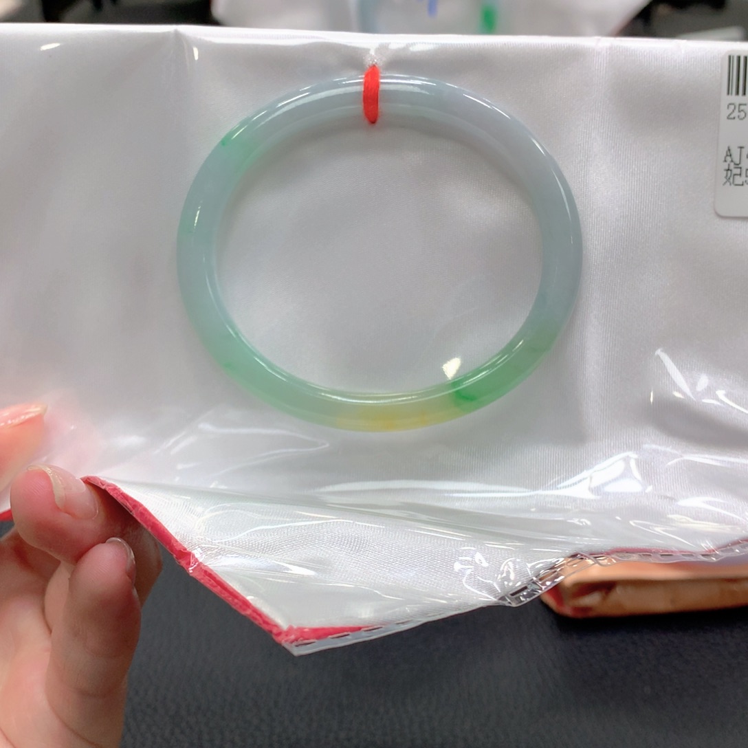 翡翠未镶嵌手镯贵妃8号