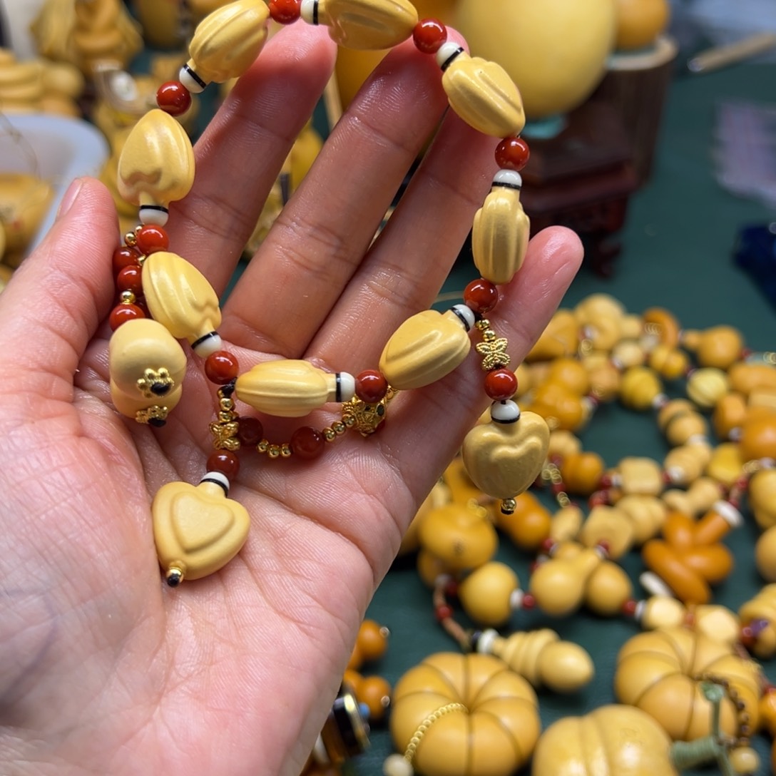 ****草大叶紫檀（黑酸枝木类）