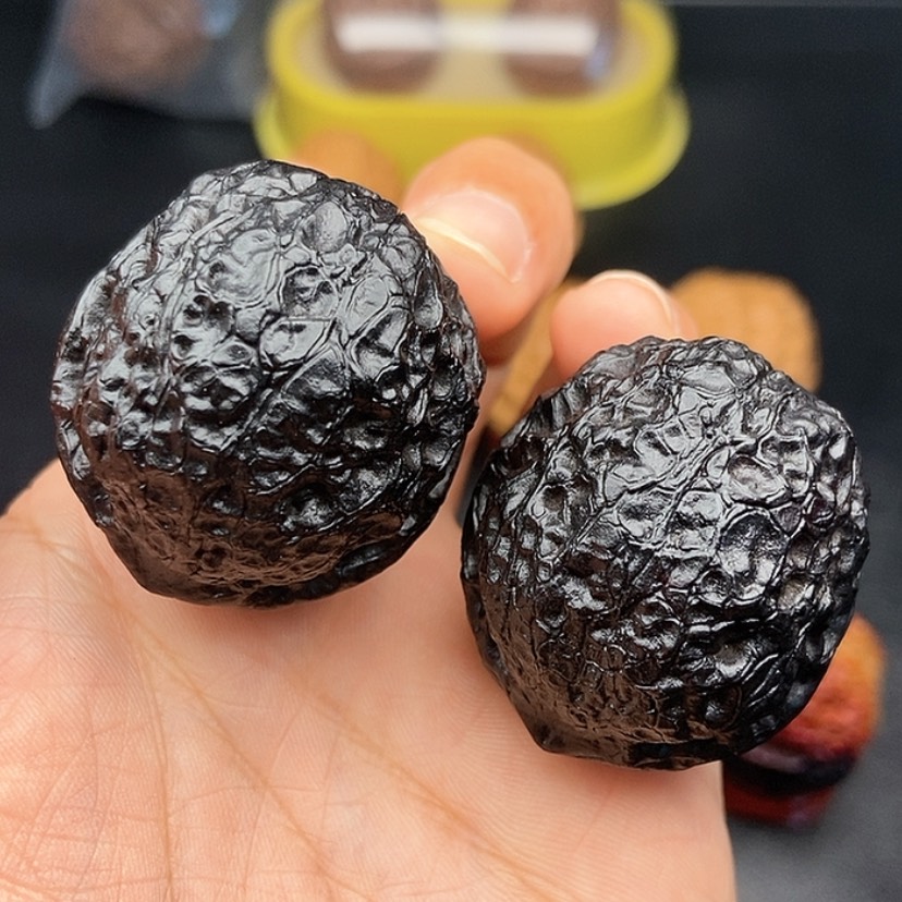 【闪购商品】把件文玩核桃38尺蛇皮元宝