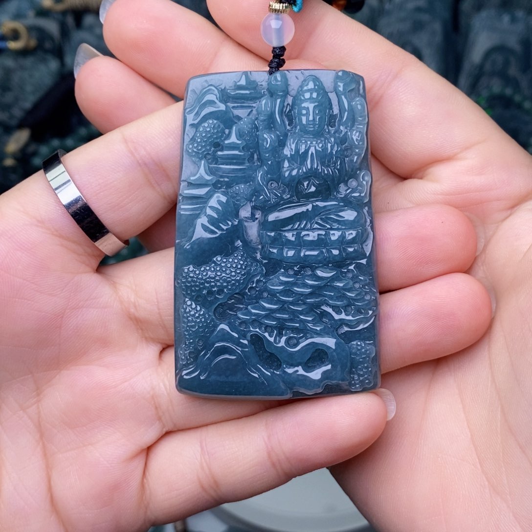 颈饰未镶嵌翡翠          