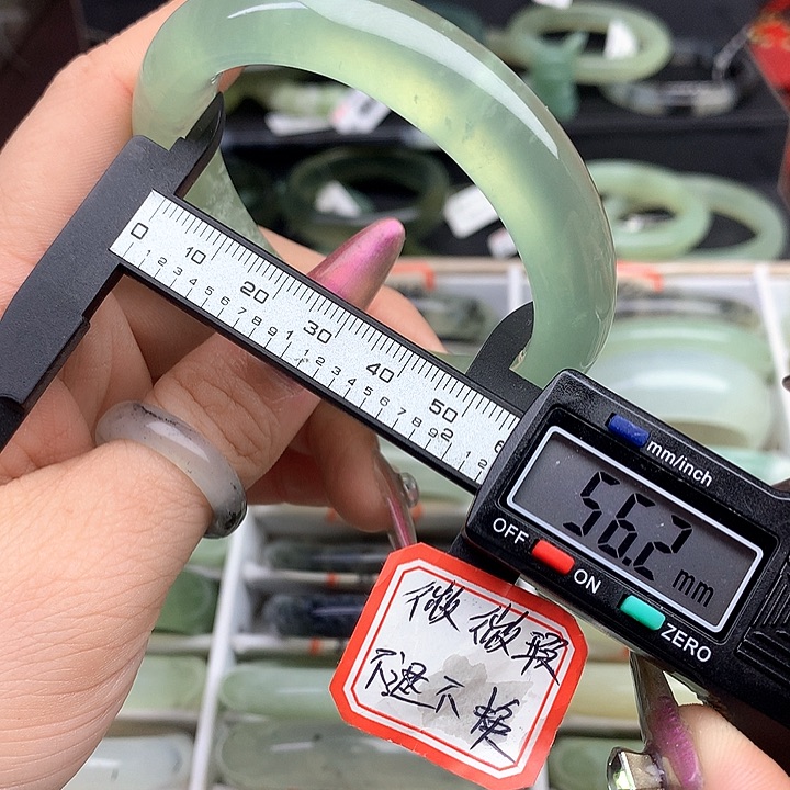 蛇纹石玉手镯未镶嵌955