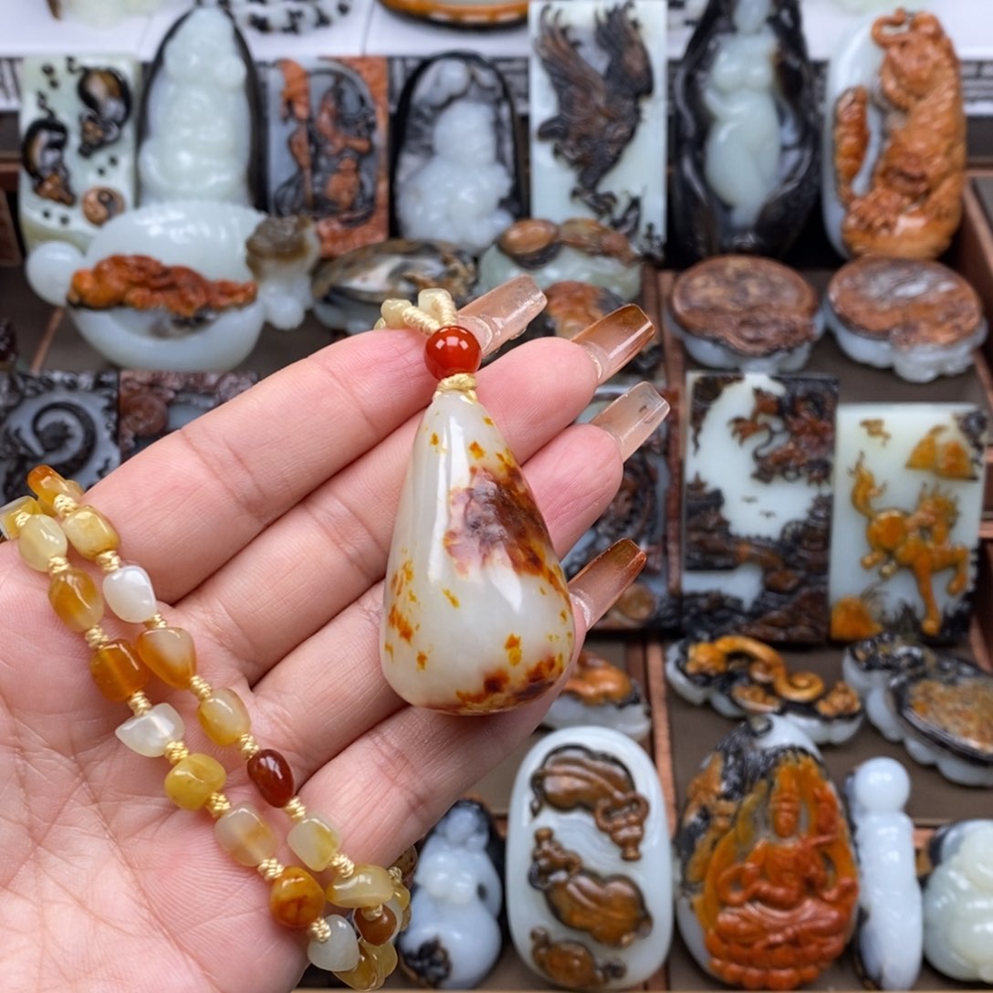 颈饰未镶嵌和田玉