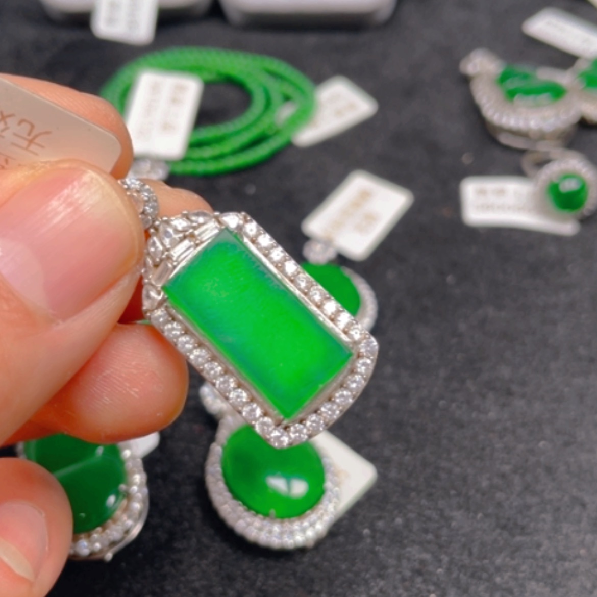 【闪购商品】翡翠颈饰银S925镶嵌吊坠