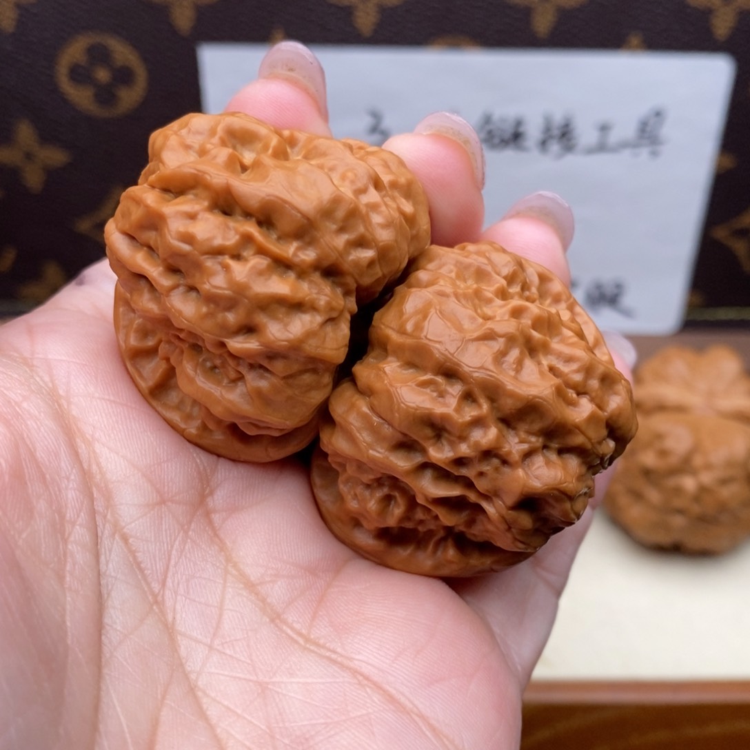 文玩核桃把件边40左右