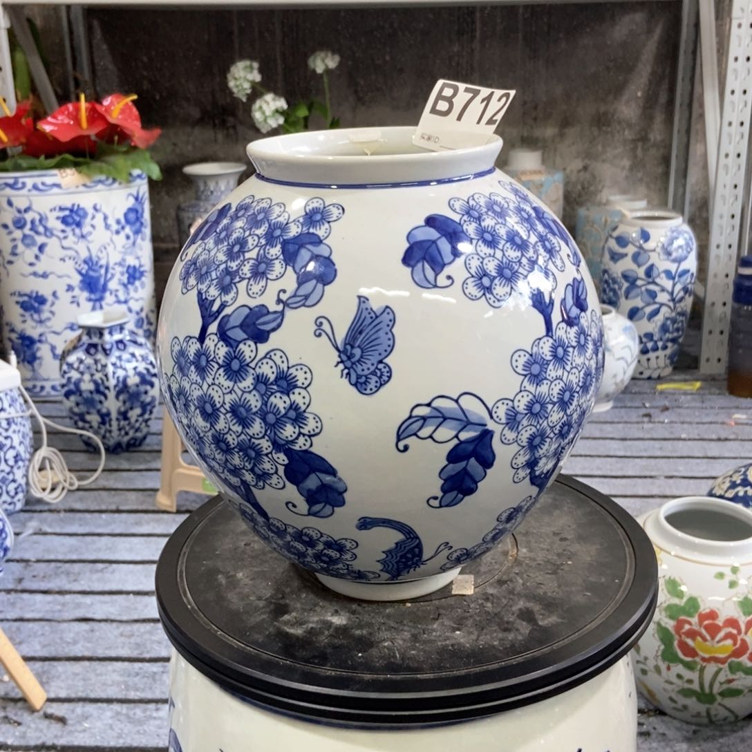 摆件花瓶手绘釉下彩