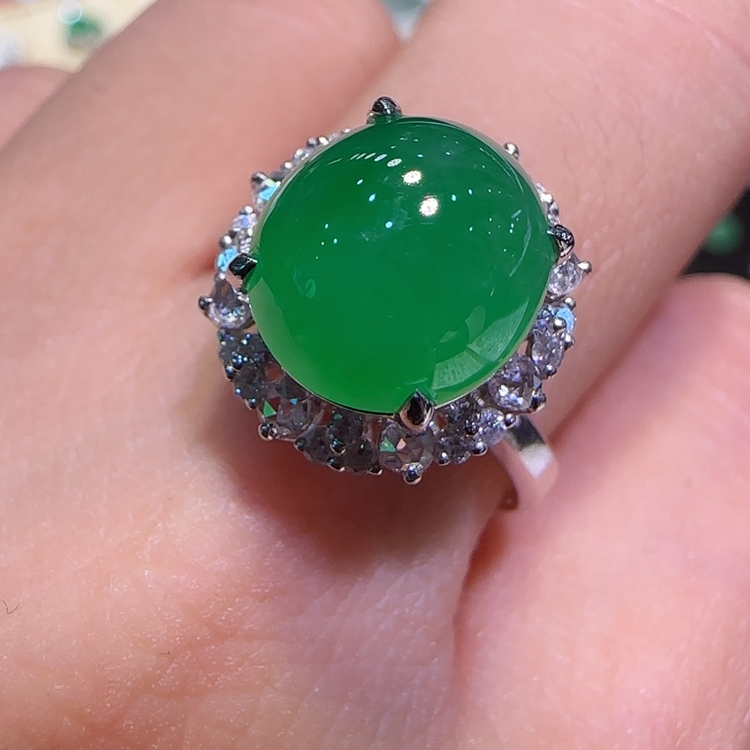 翡翠戒指18K金镶嵌戒指